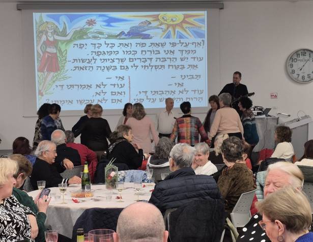 חוגגים נובי גוד באגף קהילה