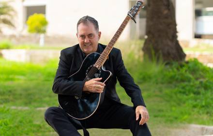 נובי גוד

 - מופע מוסיקלי עם מאיר חרמון