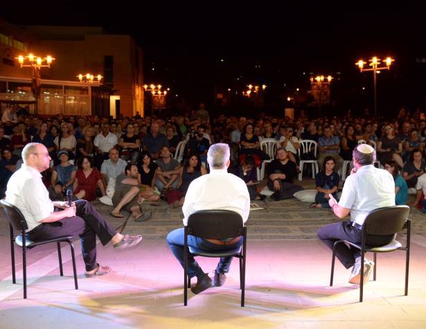 ערב ט' באב במודיעין מכבים רעות. צילום: חורחה נובומינסקי ערב ט' באב במודיעין מכבים רעות. צילום: חורחה נובומינסקי